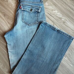 Vintage 512 Levi's Perfectly Slimming boot cut Women's Blue Jeans